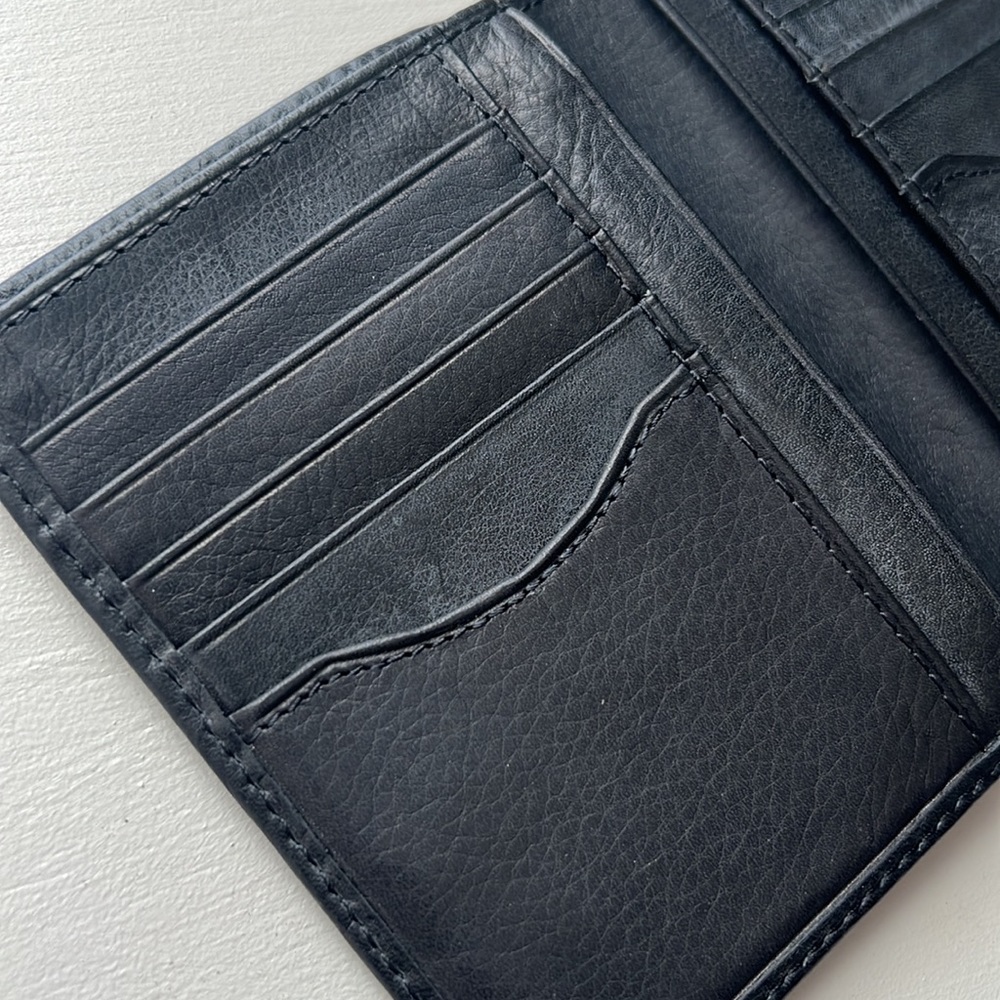 Men’s Fossil Leather Wallet - Picture 5 of 10